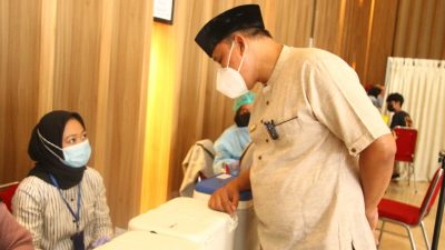 Wakil Wali Kota Bekasi Tinjau 3 Lokasi Pemberian Vaksin Pertama Pfizer