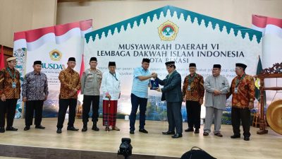 Plt Wali Kota Bekasi Tri Adhianto