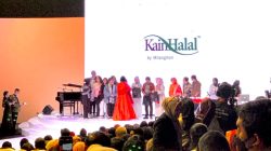 “KainHalal” Tekstil Bersertifikat Halal Secara Nasional Pertama di Dunia – Dipamerkan di Indonesia Fashion Week 2023